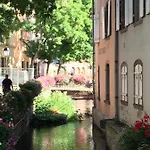 La Maison De De Et Son Jardin Feriehus *