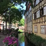 Feriehus La Maison De De Et Son Jardin *