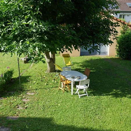 Hébergement de vacances La Maison De De Et Son Jardin