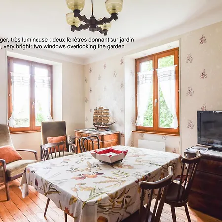 Hébergement de vacances La Maison De De Et Son Jardin *